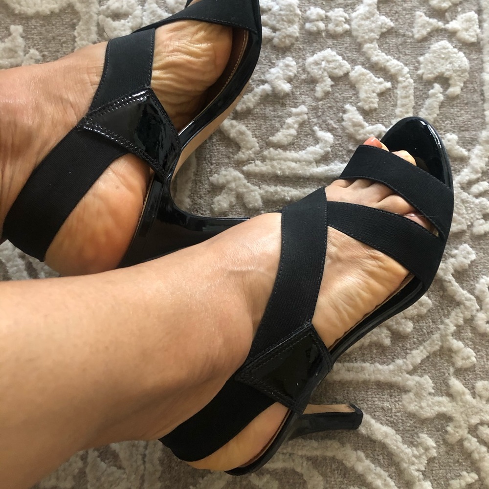 Black heels shoes